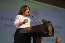 La nueva rectora de la UTP, Dra. Ángela Laguna brinda discurso durante su entrega de credenciales. 