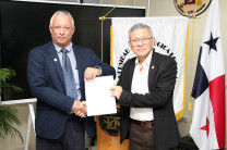 El Ingeniero Lino Aparicio es proclamado Vicedecano de Investigación, Postgrado y Extensión de la Facultad de Ingeniería Eléctrica.