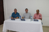 Profesores jurados  Mgtr. Miguel López, Dr. Francisco Arango y Mgtr. Carlos González