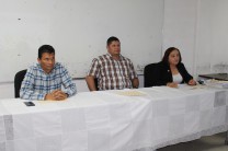 Profesores jurados, Dr. Ángel De León, Mgtr. Rodrigo Isaza y Ing. Icela Márquez, asesora. 