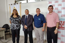 Profesores jurados junto a Euler García.