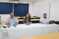 Profesores jurados Mgtr. Mario Santana, la Mgtr. Jennifer Vega y el Mgtr. Alberto Torres, profesor asesor 