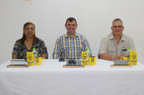 Profesores jurados Mgtr. Yaneth Gutiérrez, Mgtr. Miguel López y Dr. Francisco Arango, profesor asesor