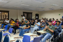 Durante el conversatorio se resaltó que la propiedad intelectual no es solo un concepto jurídico o técnico, sino una herramienta que impulsa el desarrollo del talento.