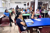 Personal administrativo del Centro Regional de Panamá Oeste, participan del Seminario de Protocolo y Etiqueta.