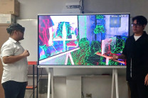 Prototipo funcional que utiliza gafas de realidad aumentada para asistir en la navegación de personas con discapacidad visual en espacios interiores.
