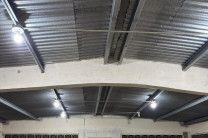 Luego de realizar la instalación de paneles solares y del quipo eléctrico, se procedió al encendido de luces en el interior de la casa comunal de la Estancia Centro, ubicada en el corregimiento de San Juan De Dios, Distrito de Antón.
