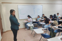 En coordinación con el Departamento de Psicología, realizó un recorrido por las aulas con el propósito de promover las buenas prácticas y fortalecer los valores dentro de la comunidad universitaria. En coordinación con el Departamento de Psicología, realizó un recorrido por las aulas con el propósito de promover las buenas prácticas y fortalecer los valores dentro de la comunidad universitaria.
