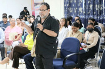 El jefe de la Editorial Universitaria, profesor Héctor Collado, brindó un mensaje de clausura en este evento.