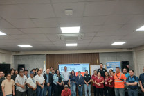 Fotografía grupal de los participantes de las charlas sobre protección del medio ambiente. En esta fotografía se observa a los participantes de las charlas sobre protección del medio ambiente realizada en la Extensión de Tocumen