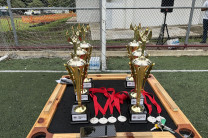 Trofeos y medallas para los concursantes. Trofeos y medallas para los concursantes.