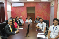 Reunión de las autoridades con representantes del grupo estudiantil 