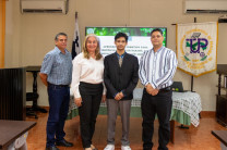 La sustentación fue evaluada por los jurados Mgtr. Itzel Juárez e Ing. Carlos Herrera, y contó con la asesoría del Dr. Cristian Pinzón.