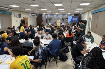 Estudiantes participan en la actividad en conmemoración al día de la Salud Mental 