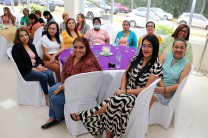 Grupo de secretarias homenajeadas en su día.