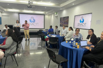 Dra. Nacarí Marín, Dra. Dafni Mora y Lic. Dixiana Espinosa, en representación del Programa de Maestría en Ciencias de la Ingeniería Mecánica en Azuero y la sede Central