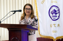 La Dra. Lilia Muñoz, ofrece sus palabras de felicitación al equipo organizador en representación de la rectora, Dra. Ángela Laguna.