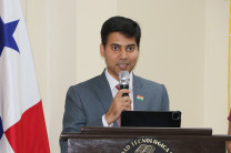 Señor Aakash Sharma, segundo secretario de la embajada de la India en Panamá. 