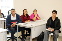 Sesión para interactuar Participantes de la sesión interactúan y reciben orientación para solicitar el apoyo de estudiantes en sus respectivas áreas académicas y administrativas.