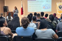 Personal de Mitradel expone casos de experiencias a estudiantes del Centro Regional de Panamá Oeste.