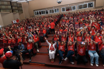 El teatro de la UTP estuvo abarrotado de fanáticos universitarios. 