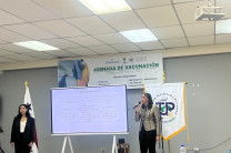 Las tesistas expusieron los resultados técnicos y económicos de su investigación, destacando la viabilidad del uso de aguas residuales tratadas en la elaboración de concreto como opción ambientalmente sostenible y económicamente competitiva.