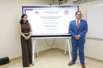 Melanie Sánchez y José Castillo sustentando su estudio