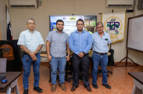 El trabajo de graduación fue asesorado por el PhD. Aníbal Santos y evaluado por el PhD. Gilberto A. Chang y el Ing. Even Vásquez.