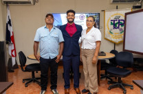 Participaron familiares y amistades del estudiante.