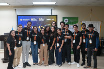 Jóvenes entusiastas de la tecnología provenientes de distintas universidades e instituciones del país participaron en talleres, conferencias y actividades prácticas enfocadas en tecnologías emergentes. Jóvenes entusiastas de la tecnología provenientes de distintas universidades e instituciones del país participaron en talleres, conferencias y actividades prácticas enfocadas en tecnologías emergentes.