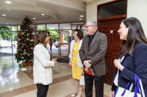 La Dra. Ángela Laguna Caicedo, Rectora de la UTP, acompañó a la delegación estadounidense a su salida de esta universidad. La Dra. Ángela Laguna Caicedo, Rectora de la UTP, acompañó a la delegación estadounidense a su salida de esta universidad.