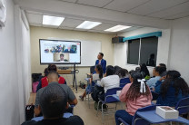 Clase de Uricoechea hacia los estudiantes de Panamá Oeste.