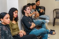 Asistieron familiares, amistades y compañeros de los estudiantes.