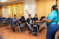 Como parte de la organización, en la sesión se establecieron los días y horarios de disponibilidad de los tutores, con el propósito de coordinar el inicio de las jornadas de estudio y facilitar el acceso de los alumnos que requieran refuerzo en determinadas asignaturas.