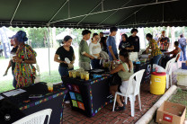 En la Vereda Afro hubo distintos puestos de ventas comida afroantillana para todo el público  