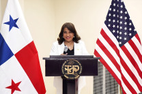 La Dra. Ángela Laguna Caicedo, Rectora de la UTP, durante su discurso. La Dra. Ángela Laguna Caicedo, Rectora de la UTP, durante su discurso.