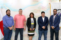 Foto grupal de la reunión.