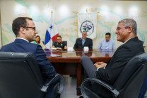 En la reunión se abordó temas relacionados con los cursos del idioma italiano.