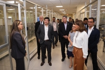 Diputados de la República realizan un recorrido técnico por el Edificio de Laboratorios de Investigación e Innovación (ELII) para conocer de cerca los proyectos tecnológicos e interdisciplinarios que desarrolla la institución.
