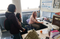 Estudiantes Isabella García y Yuheimy Castillo de la UTP.
