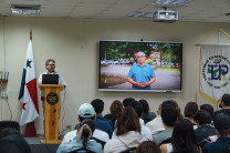 Palabras de bienvenidas por parte del Dr. Humberto Álvarez, del vicedecano de Investigación, Postgrado y Extensión.