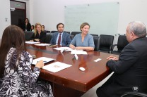 El motivo del encuentro fue seguir estrechando los lazos de cooperación entre esta universidad y la embajada francesa.