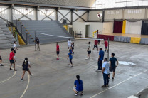 Estudiantes de la UTP juegan un amistoso de Voleibol con estudiantes de la Universidad de Panamá.