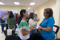 Una conversación entre las participantes del taller se dio como parte del programa.