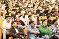 Bajo el lema «Conectando para decidir», la jornada congregó a más de 500 jóvenes líderes junto a especialistas del sector gubernamental, la sociedad civil, la empresa privada y la comunidad técnica. Bajo el lema «Conectando para decidir», la jornada congregó a más de 500 jóvenes líderes junto a especialistas del sector gubernamental, la sociedad civil, la empresa privada y la comunidad técnica.
