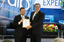El Arq. Echeverría y el Dr. López.