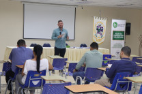 La Unidad de Personal del Centro Regional de Veraguas organizó la Jornada de Actualización y Adquisición de Seguros de Accidentes y Vida, el 22 de abril.