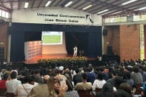 La docente e investigadora de la UTP, Dra. Dafni Mora dictó conferencia magistral en Congreso Internacional en la Universidad Centroamericana UCA de el Salvador.