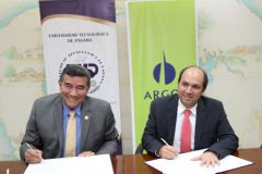 Argos Panamá y la UTP firman Convenio. 