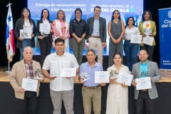 Joel Rodríguez Horna, estudiante de la Licenciatura en Mercadeo y Negocios Internacionales y emprendedor del Centro Regional de Veraguas, es premiado en el Programa Regional de Capital Semilla de la Iniciativa DINAMICA II en Panamá, el martes 29 de abril.